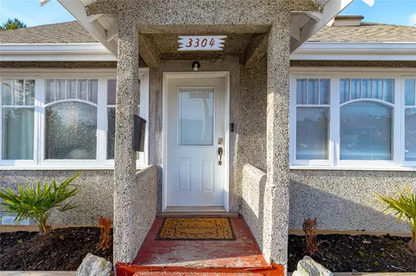 Saanich, BC V8P 5H1,3304 Shelbourne St