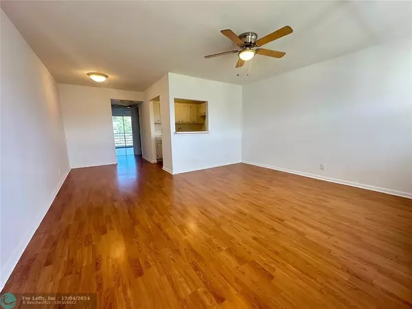 Deerfield Beach, FL 33442,187 Farnham H  #187