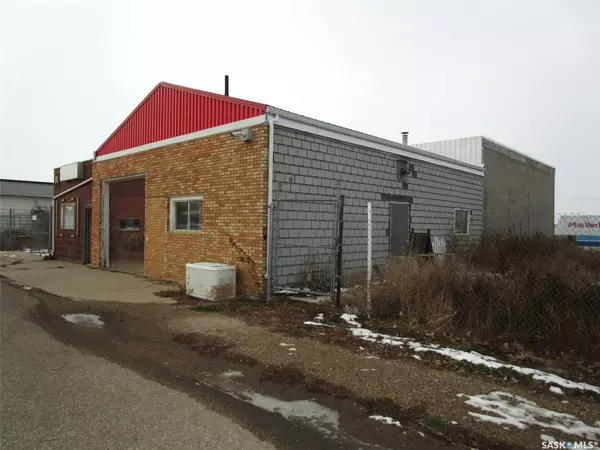 111 6th AVENUE W, Gravelbourg, SK S0H 1X0