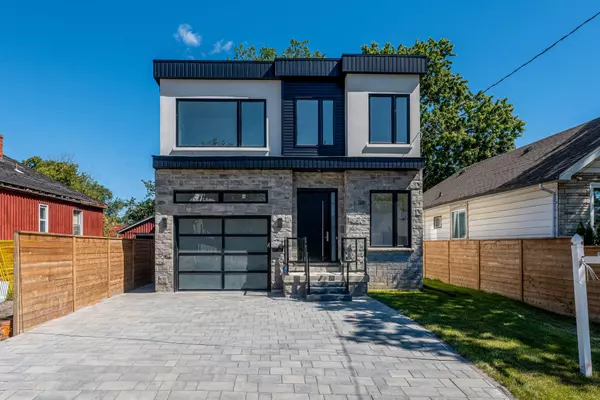 1037 Meredith AVE, Mississauga, ON L5E 2C6