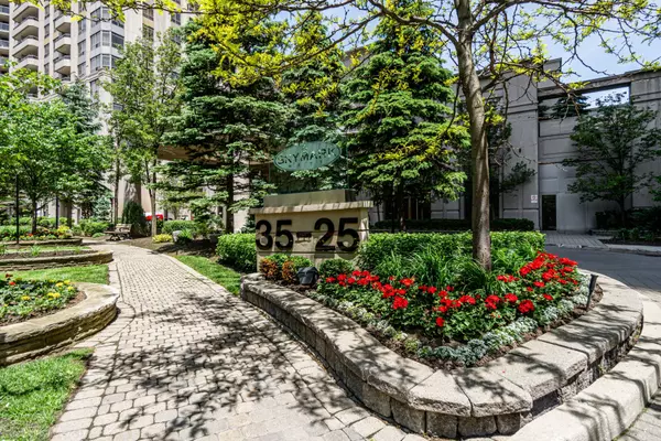 35 Kingsbridge Garden CIR #2205, Mississauga, ON L5R 3Z5