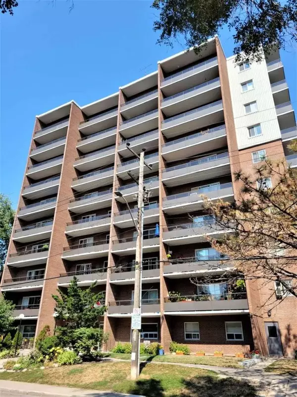 15 Elizabeth ST #605, Mississauga, ON L5G 2Z3