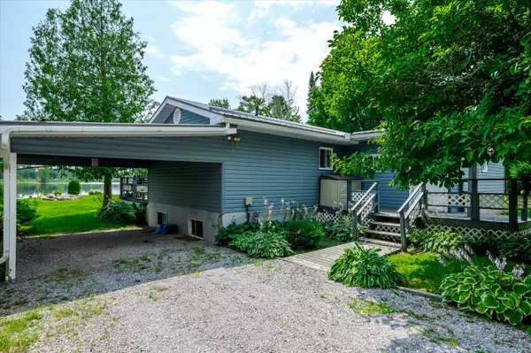 Smith-ennismore-lakefield, ON K9J 6X5,1055 Primrose LN