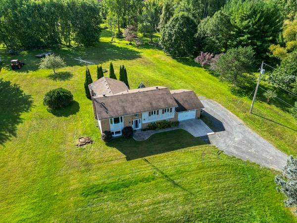 2018 County Road 9 RD, Greater Napanee, ON K7R 0E5