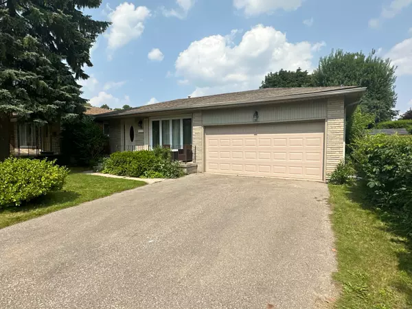 6 Dayman CT, Kitchener, ON N2M 2Z9