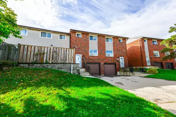 Hamilton, ON L9C 6R8,202 LAVINA CRES #10