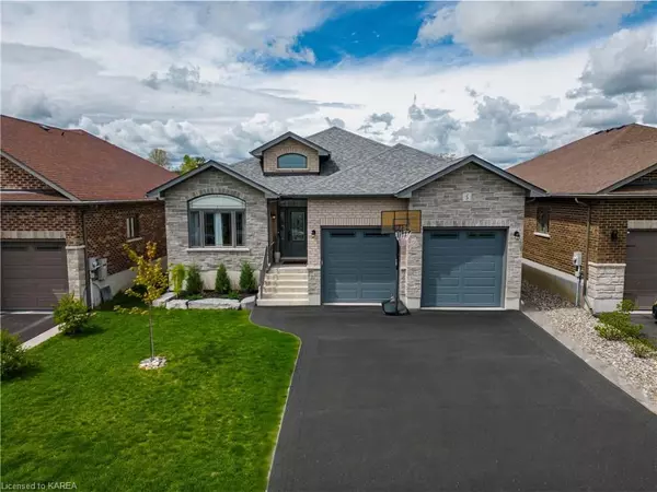 Greater Napanee, ON K7R 2C0,5 BRIARWOOD CRES