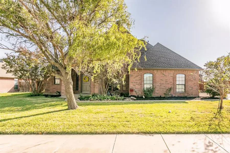 1801 Hickory Drive, Pilot Point, TX 76258