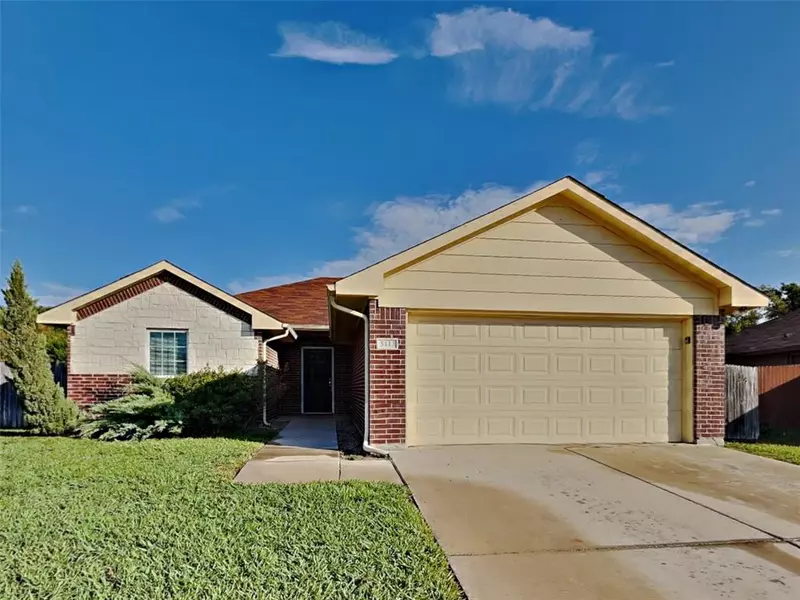 3113 Royal Crest Drive, Fort Worth, TX 76140