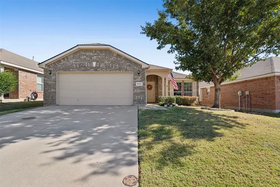 9012 Heartwood Drive, Fort Worth, TX 76244