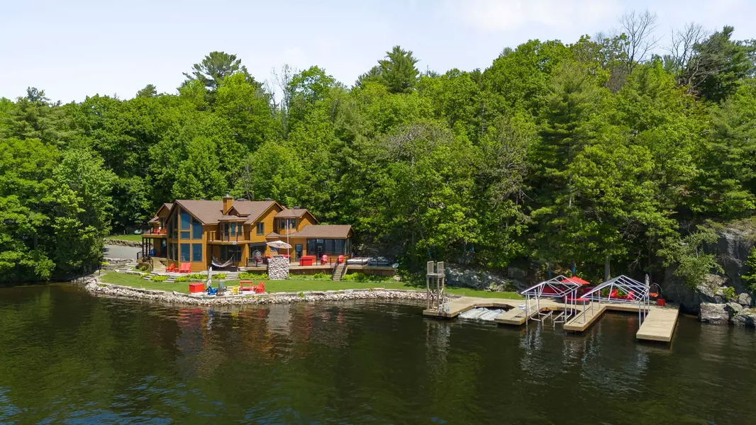 1211 Brydons Bay RD, Gravenhurst, ON P1P 1R1