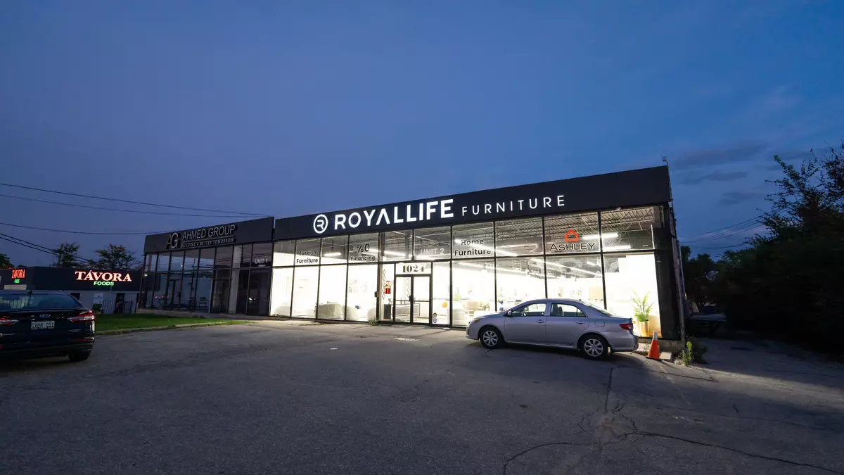 Mississauga, ON L4Y 2B8,1024 Dundas ST E #2