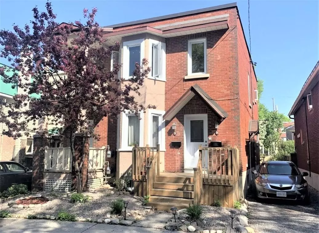 Glebe - Ottawa East And Area, ON K1S 2S3,9 1/2 Ella ST