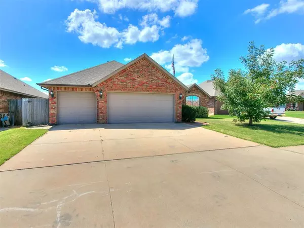 10916 SW 30th Street, Yukon, OK 73099