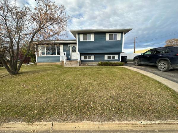 4702 54 AVE, Grimshaw, AB T0H1W0