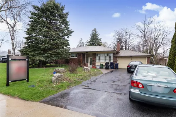 8 Bonacres AVE, Toronto E10, ON M1C 1P7