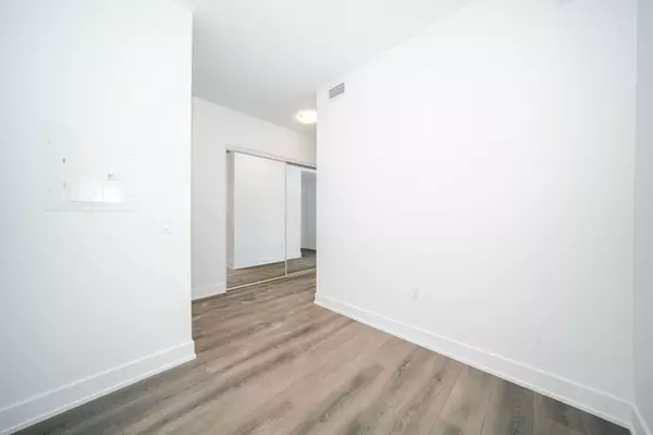 Vaughan, ON L4K 2M9,9000 Jane ST #1003