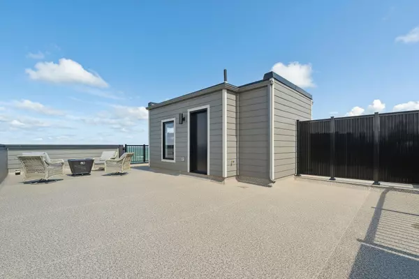 Wasaga Beach, ON L9Z 2M4,360 Coastline DR