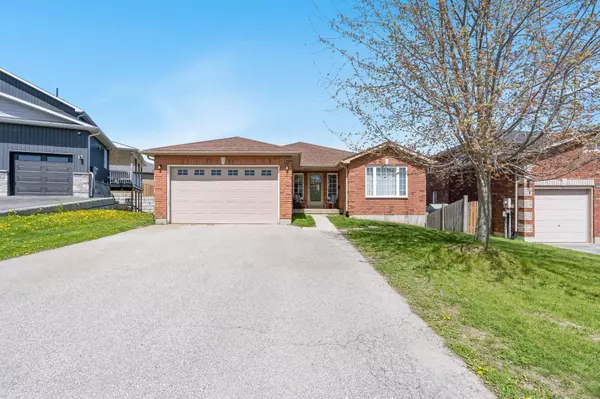 4 Marjoy AVE, Barrie, ON L4M 6N6