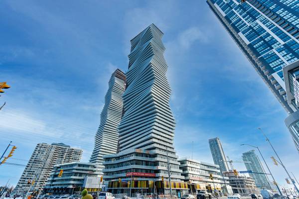 3900 Confederation Pkwy #1605, Mississauga, ON L5B 0M3