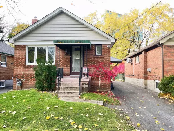 14 Green LN, Toronto W08, ON M8Z 4V8