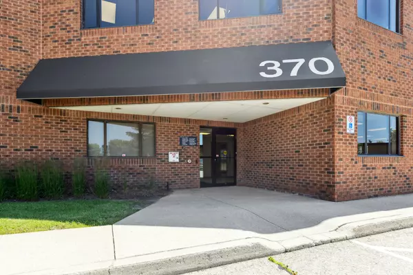 Guelph, ON N1H 7M7,370 Speedvale AVE #101