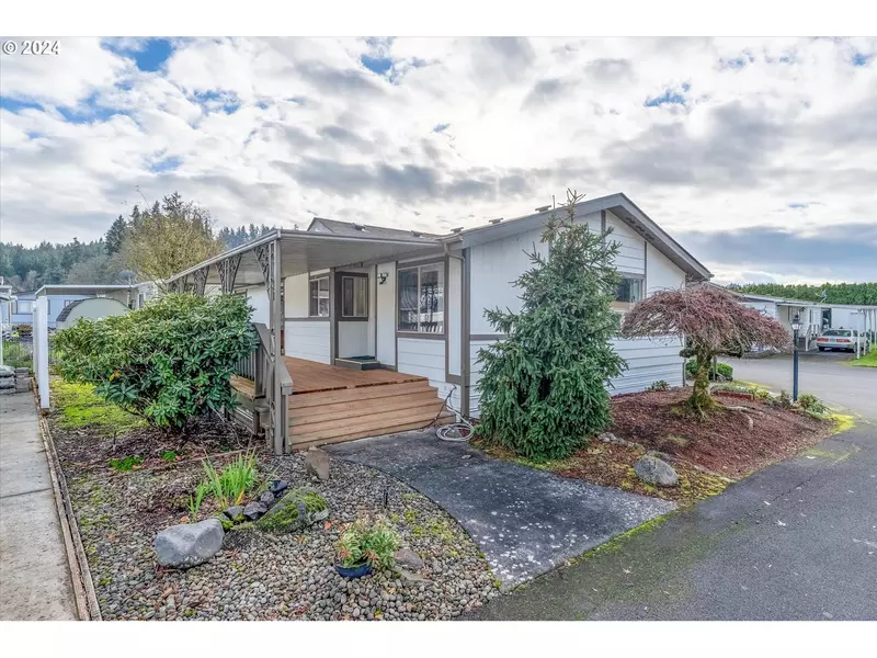 2402 NIGHTINGALE LN, Kelso, WA 98626