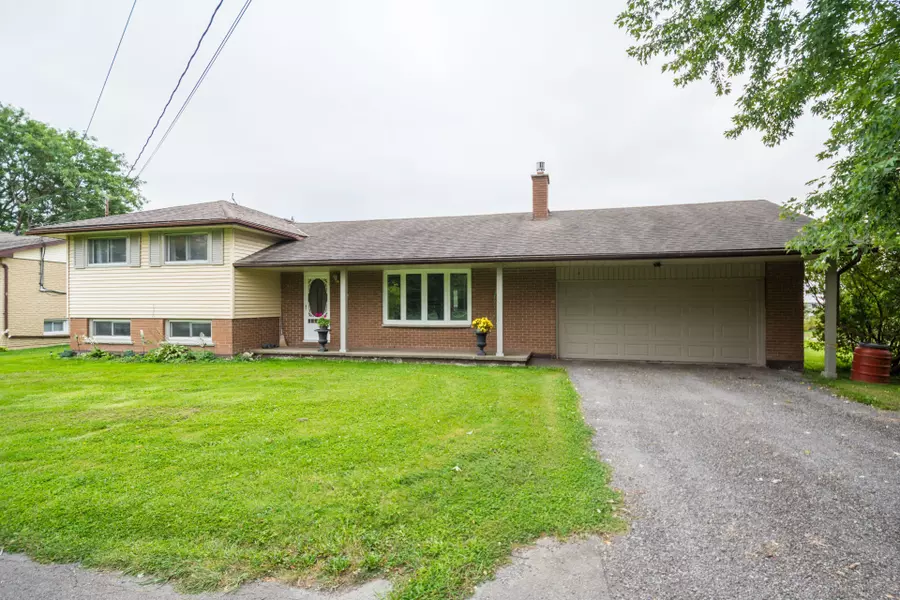 314 Massassauga RD, Prince Edward County, ON K8N 4Z7