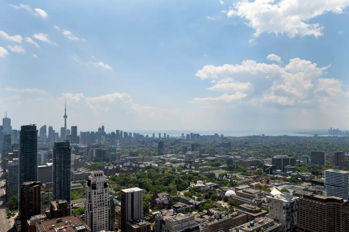 Toronto C02, ON M4W 1L4,50 Yorkville AVE #5202