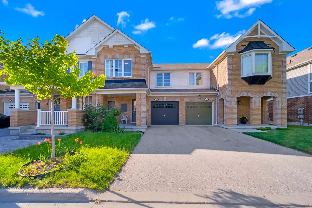 Pickering, ON L1X 0A4,1883 Liatris DR