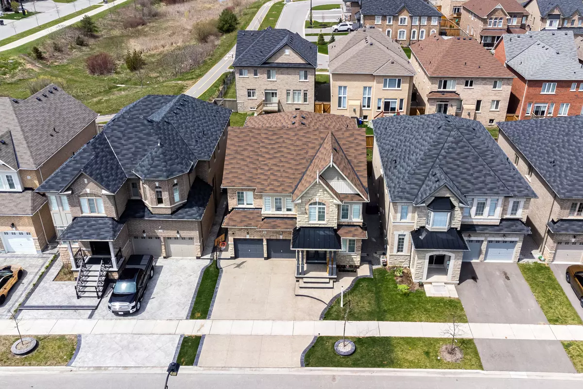 Vaughan, ON L4H 4L4,79 Elderslie CRES E