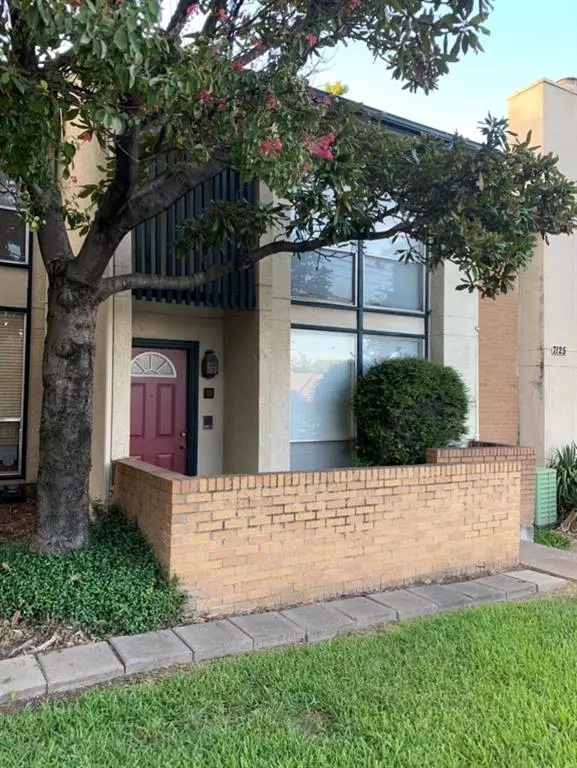 7125 Fair Oaks Avenue #11, Dallas, TX 75231