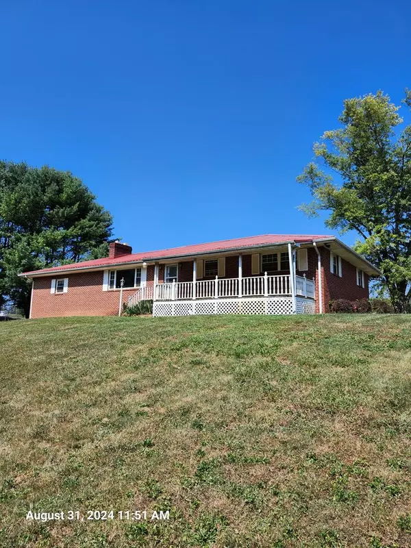 1065 Swords Creek Rd, Honaker, VA 24260