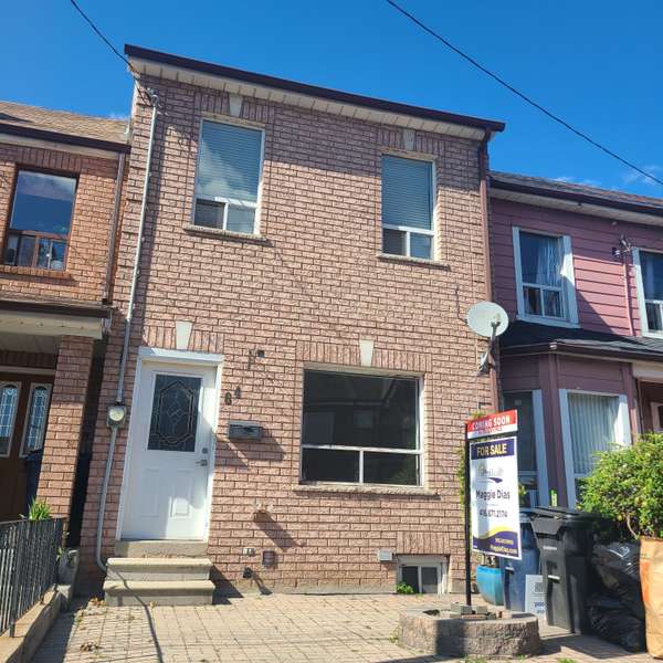 64 Robinson ST, Toronto C01, ON M6J 1L5