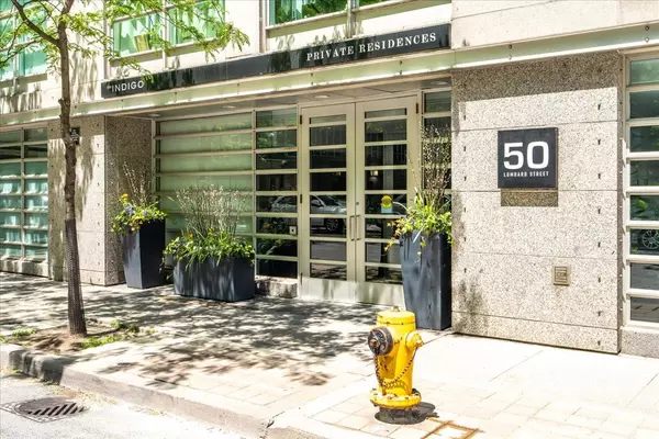 50 Lombard ST #1401, Toronto C08, ON M5C 2X4