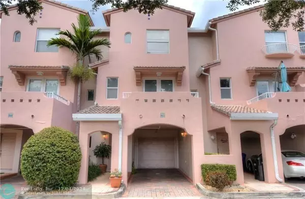 Lauderdale By The Sea, FL 33062,2005 Ocean walk Ter  #303