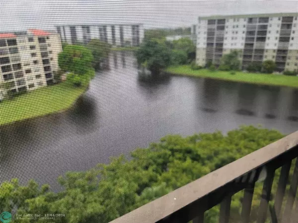 2221 Cypress Island Dr, #806, Pompano Beach, FL 33069