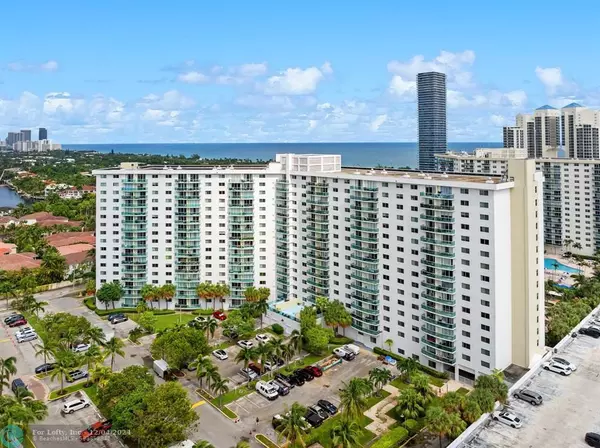 Sunny Isles Beach, FL 33160,19380 Collins Ave  #521