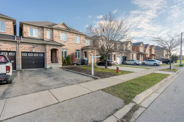 Brampton, ON L7A 3S1,13 Percy Gate