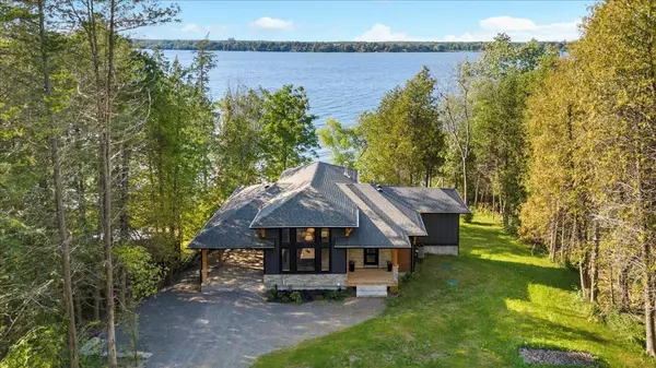 73 Ross Eaton LN, Prince Edward County, ON K0K 2T0