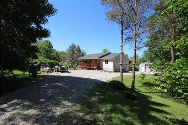 697 Elsinore RD, South Bruce Peninsula, ON N0H 1A0