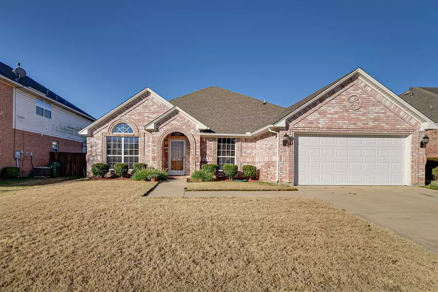 6608 Glade Drive, Arlington, TX 76001