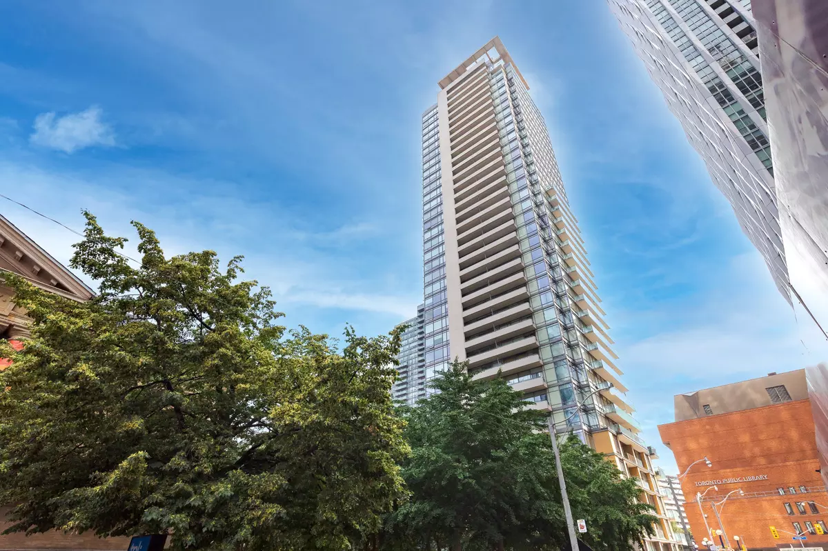 Toronto C02, ON M4W 3Y8,18 Yorkville AVE #2403