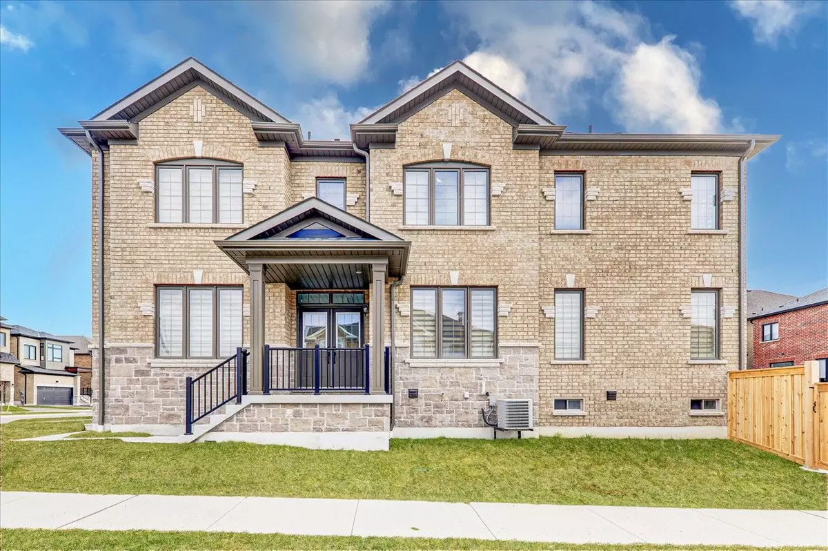 Whitchurch-stouffville, ON L4A 4W3,235 Sunnyridge AVE