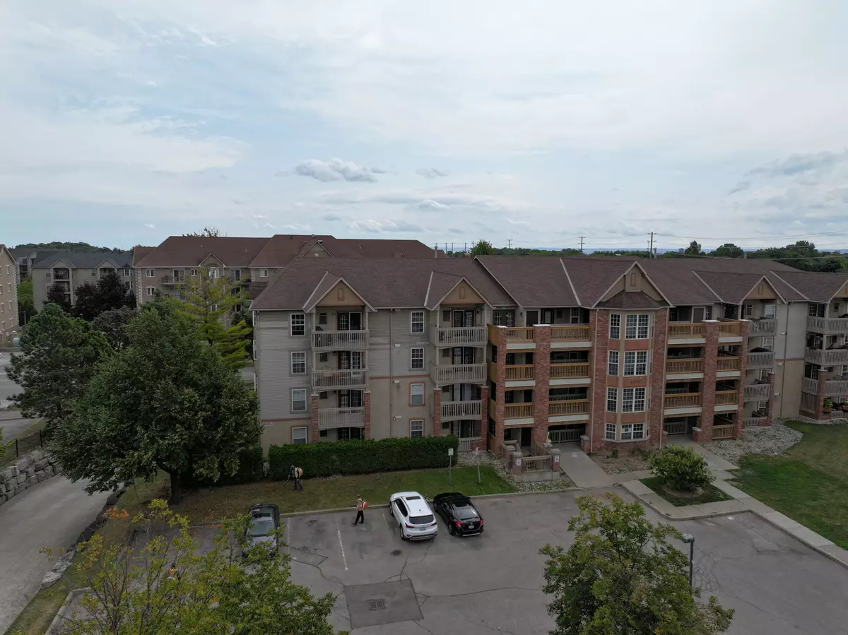 Burlington, ON L7M 4M2,4005 Kilmer DR #412