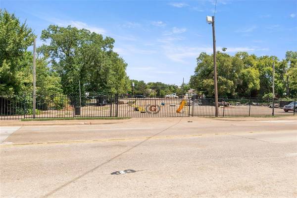 1210 Bonnie View Road, Dallas, TX 75203