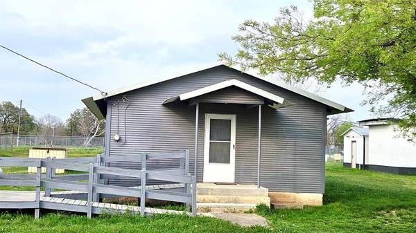 4 W Sherman Street, Mullin, TX 76864