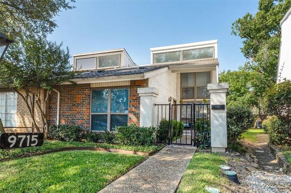 9715 Smokefeather Lane,  Dallas,  TX 75243