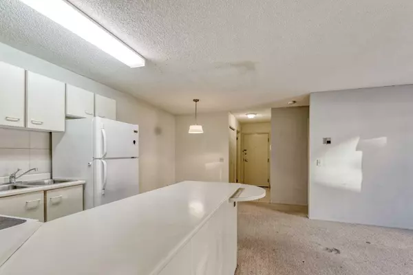 Calgary, AB T3A 3Y5,2513 Edenwold HTS NW #2513