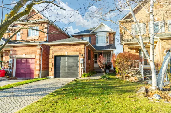 8 Threadgold CT, Whitby, ON L1P 1L9